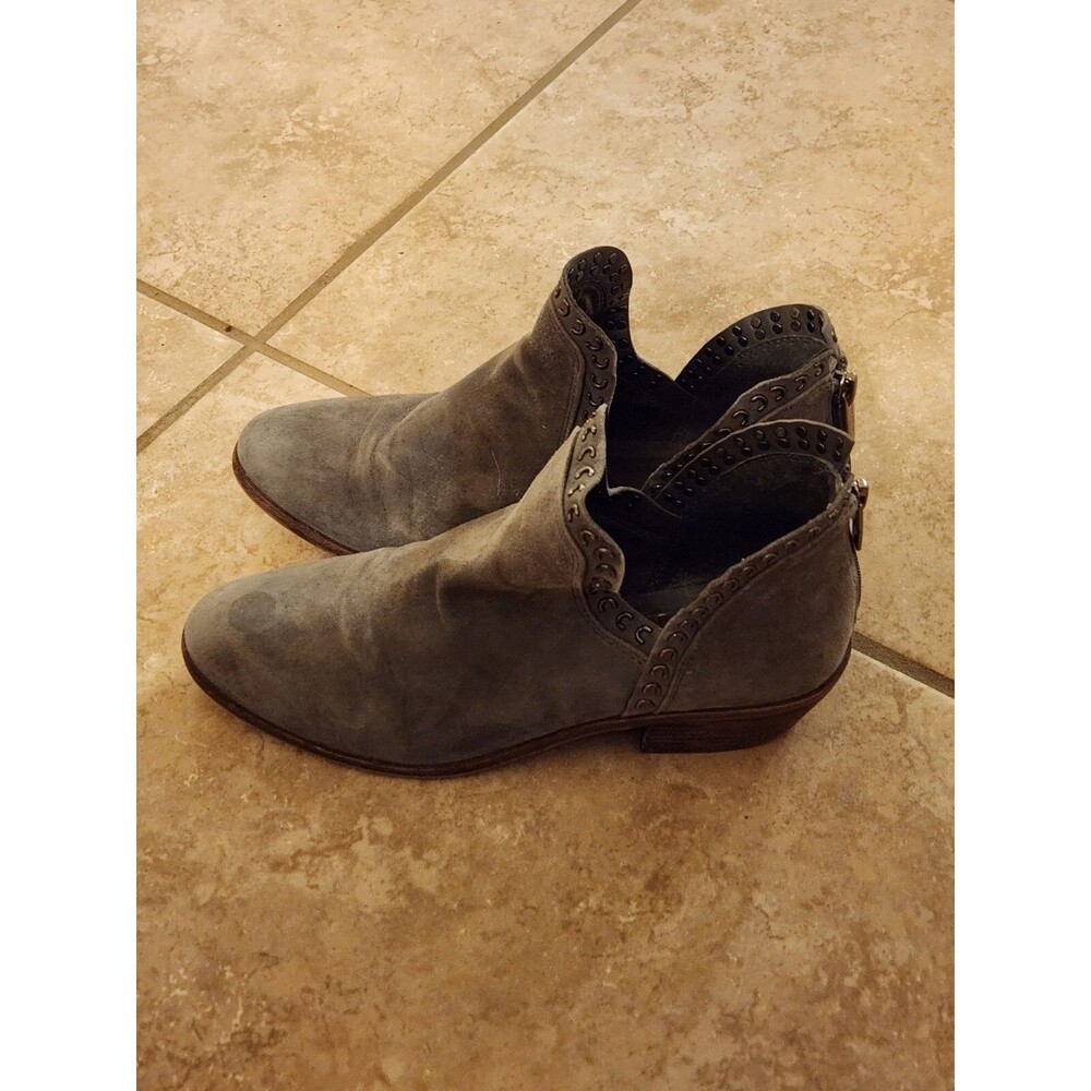 Vince Camuto Prafinta Gray Stone Suede Ankle Women Booties Size 7.5 M